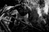 Working in an oven - Jakarta - Indonesia Poster och Canvastavla