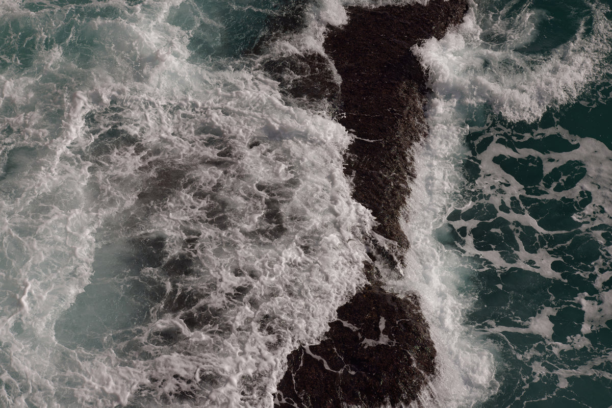 sea waves and rock Poster och Canvastavla