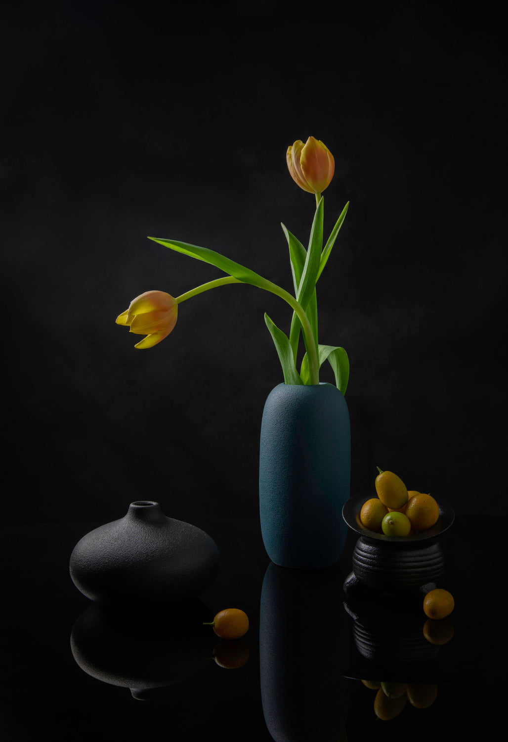 Yellow Tulip And Kumquat Poster och Canvastavla
