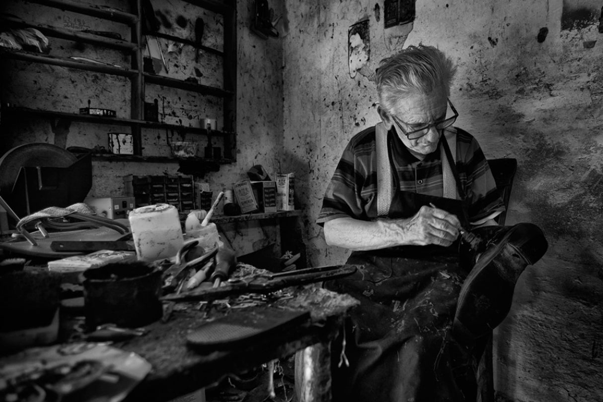 Shoe repair #2 Poster och Canvastavla