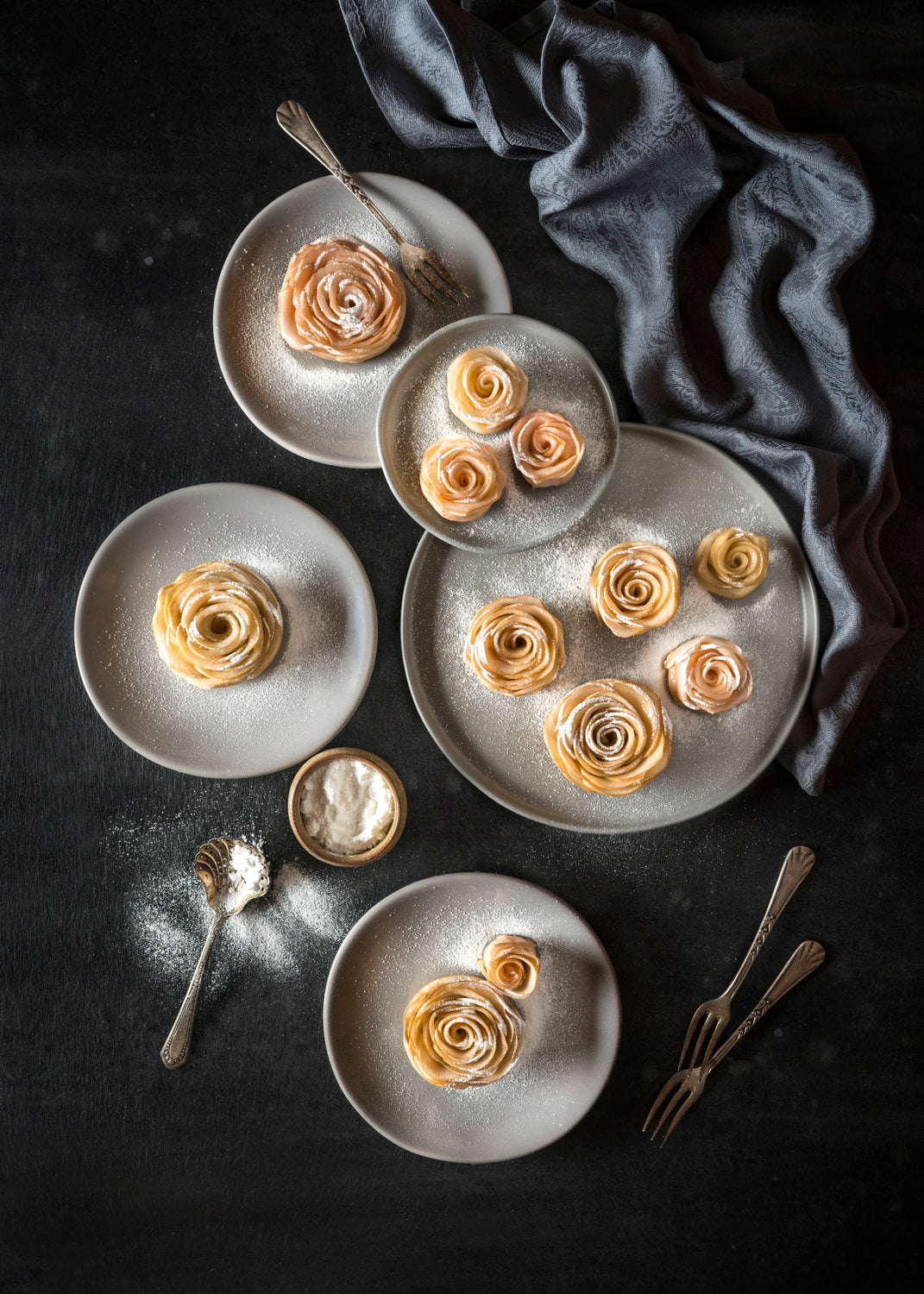 Apple roses tartlets Poster och Canvastavla