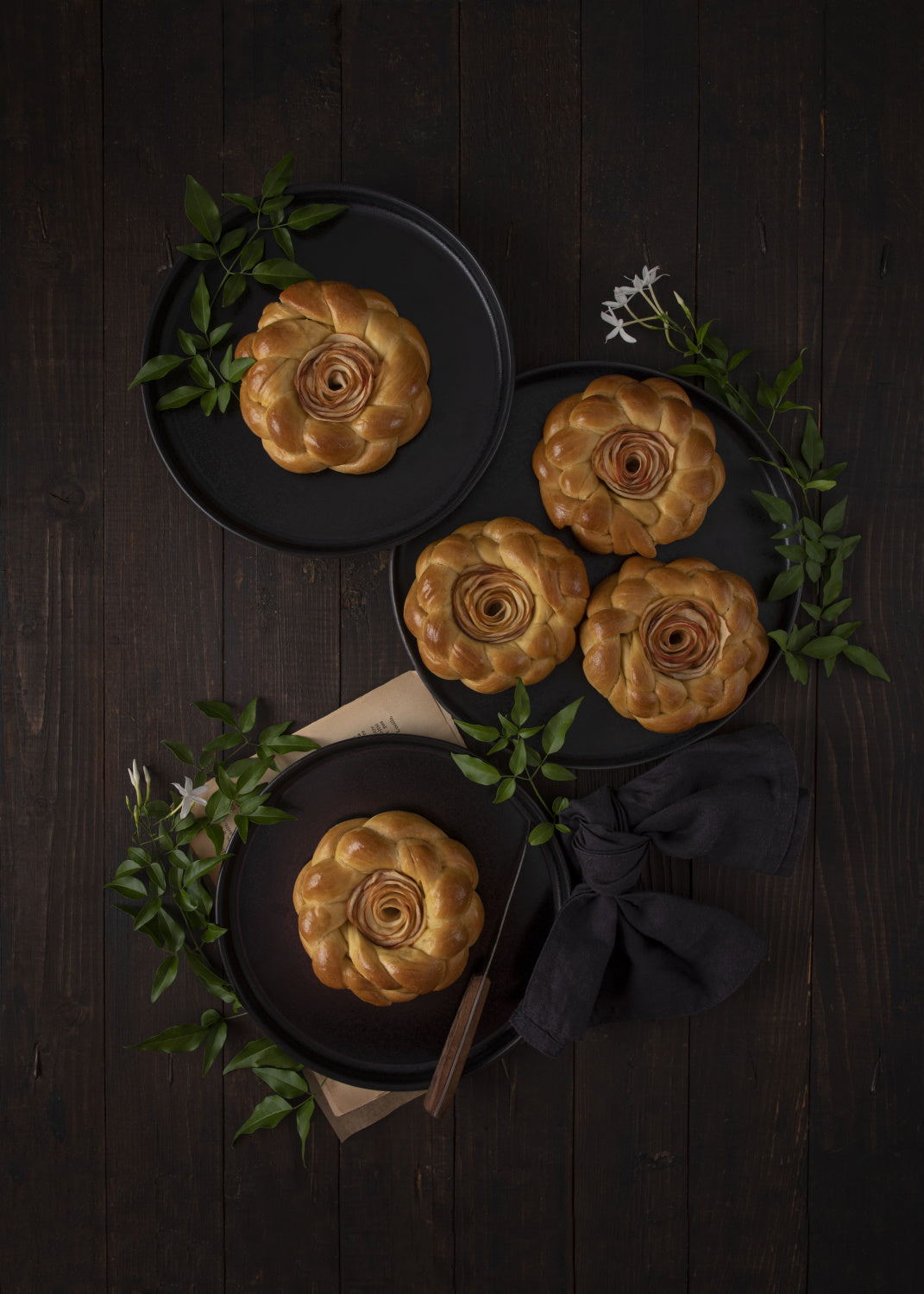 Apple cinnamon braided rolls Poster och Canvastavla