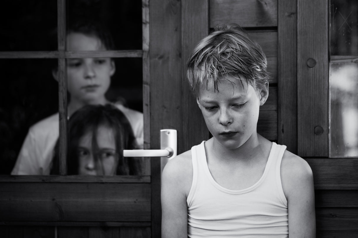 Excluded Poster och Canvastavla