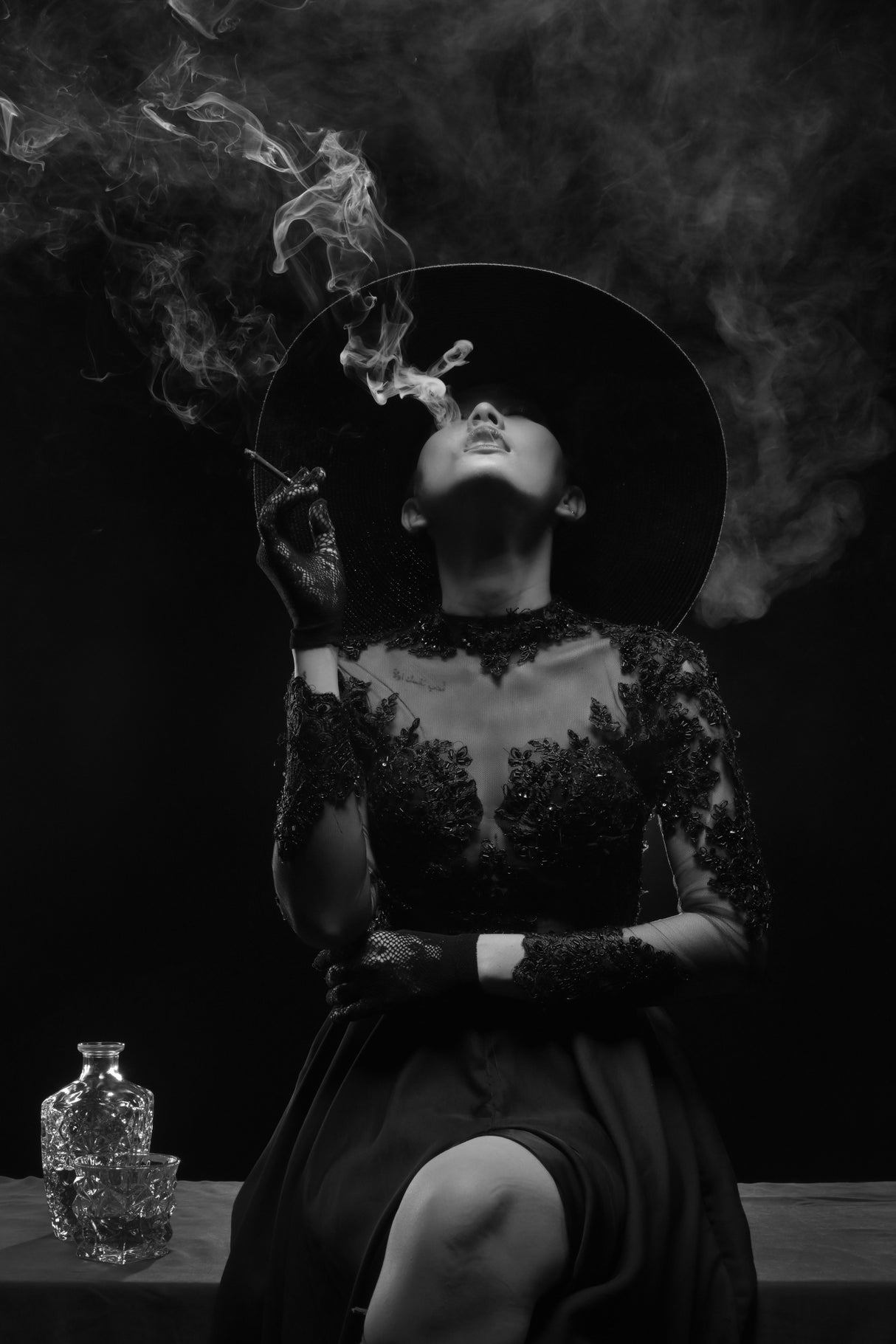 Woman smoker Poster och Canvastavla