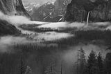 Fog Floating In Yosemite Valley Poster och Canvastavla