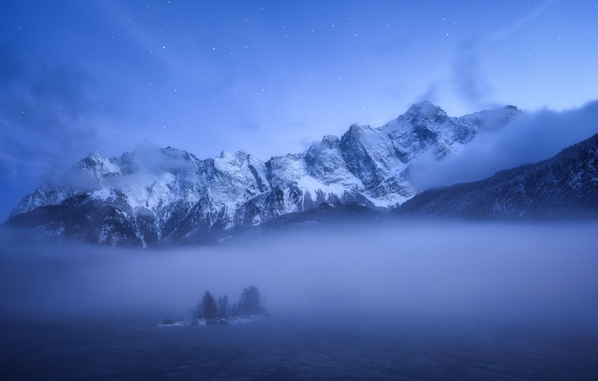 Misty Winter Evening Poster och Canvastavla