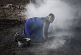 Mundari woman collecting dung - South Sudan Poster och Canvastavla