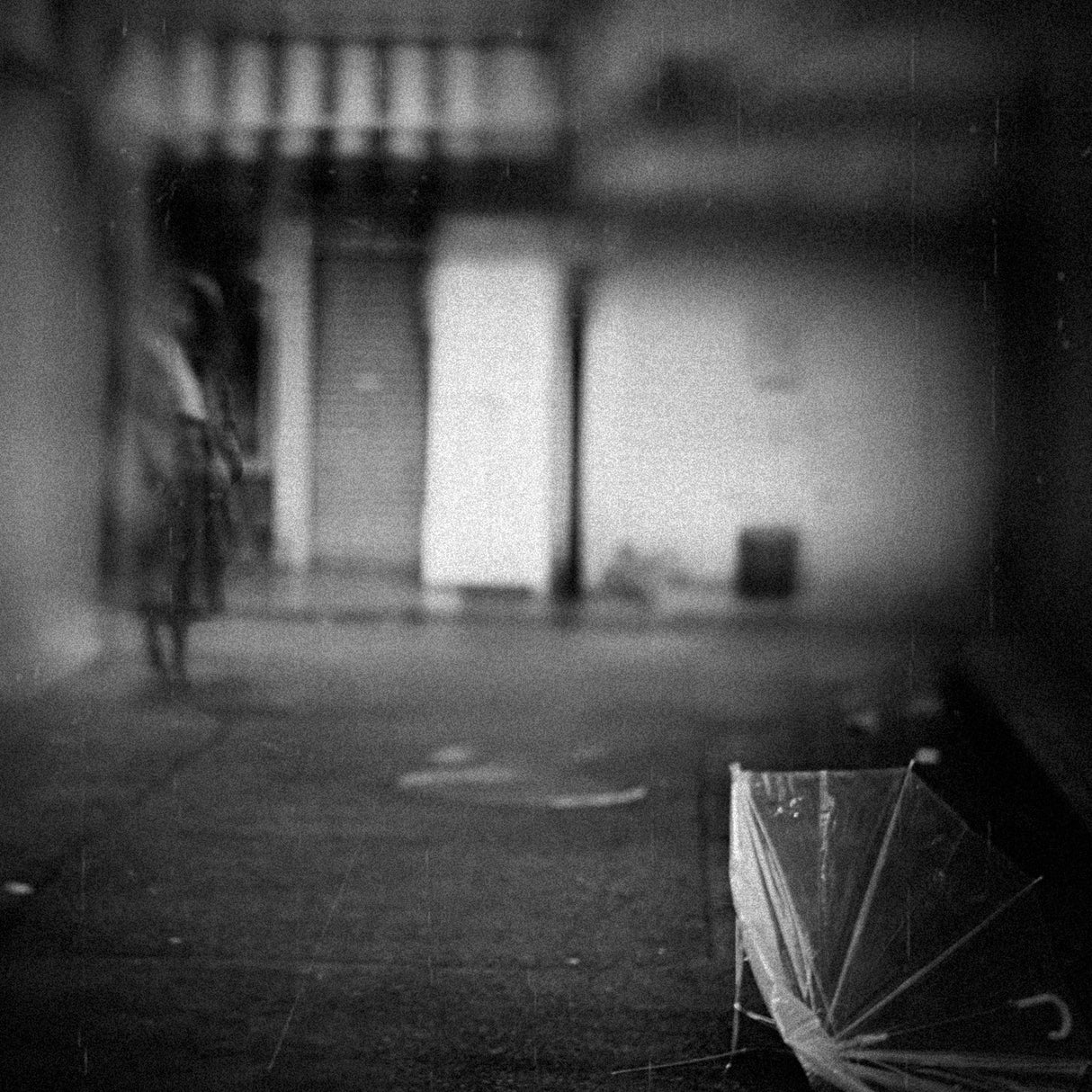 Broken... Poster och Canvastavla