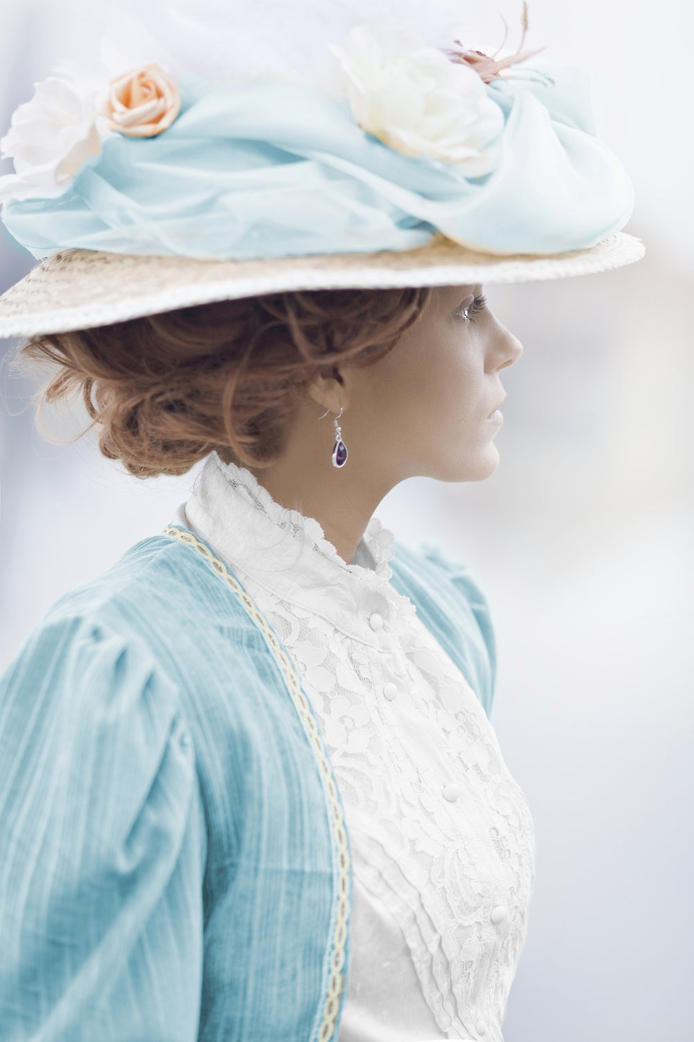 Woman in Blue Poster och Canvastavla