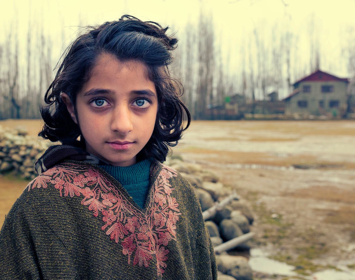 Kashmiri girl Poster och Canvastavla