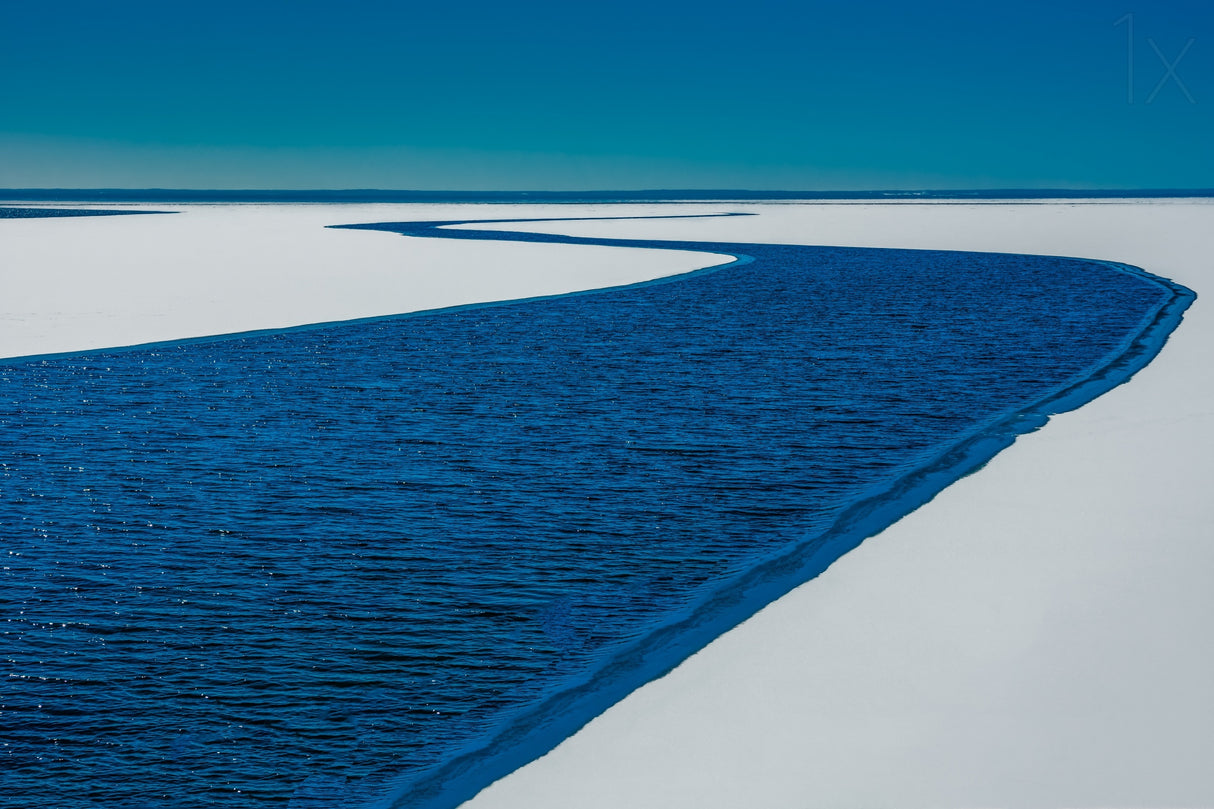 River on the Lake Poster och Canvastavla
