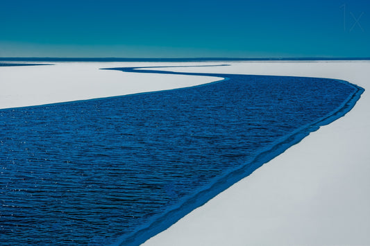 River on the Lake Poster och Canvastavla