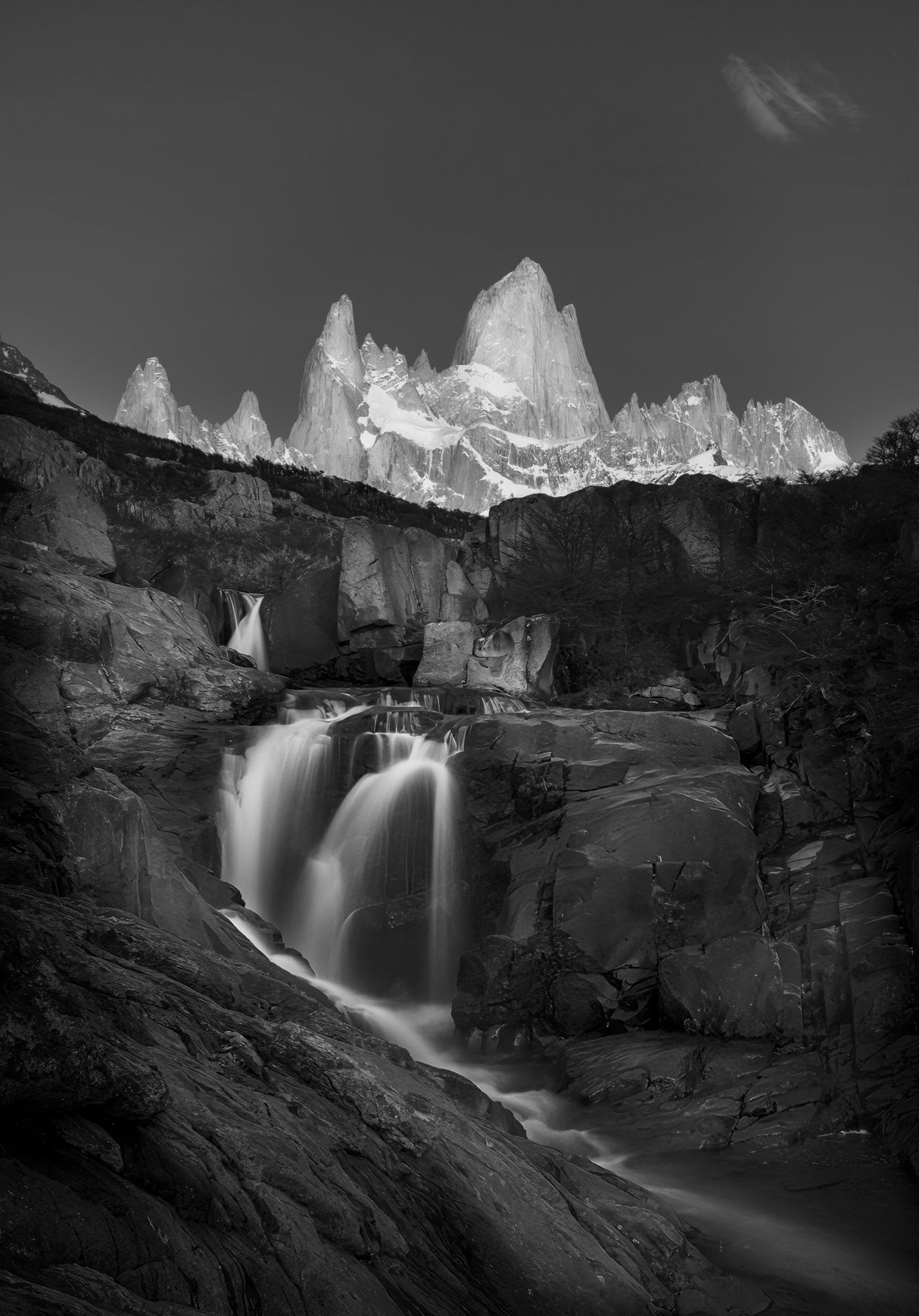 Fitz Roy and Waterfalls Poster och Canvastavla