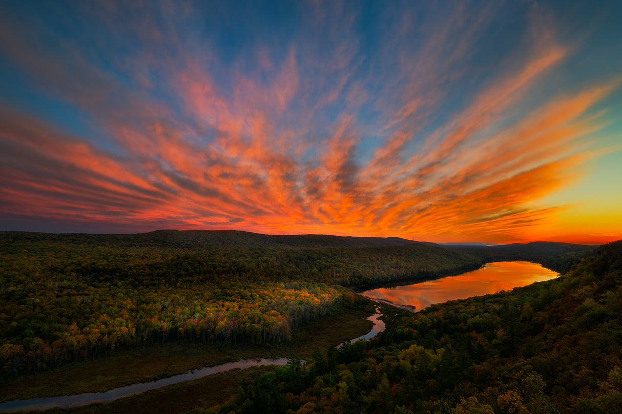 Sunset over Porcupine Mountains Poster och Canvastavla