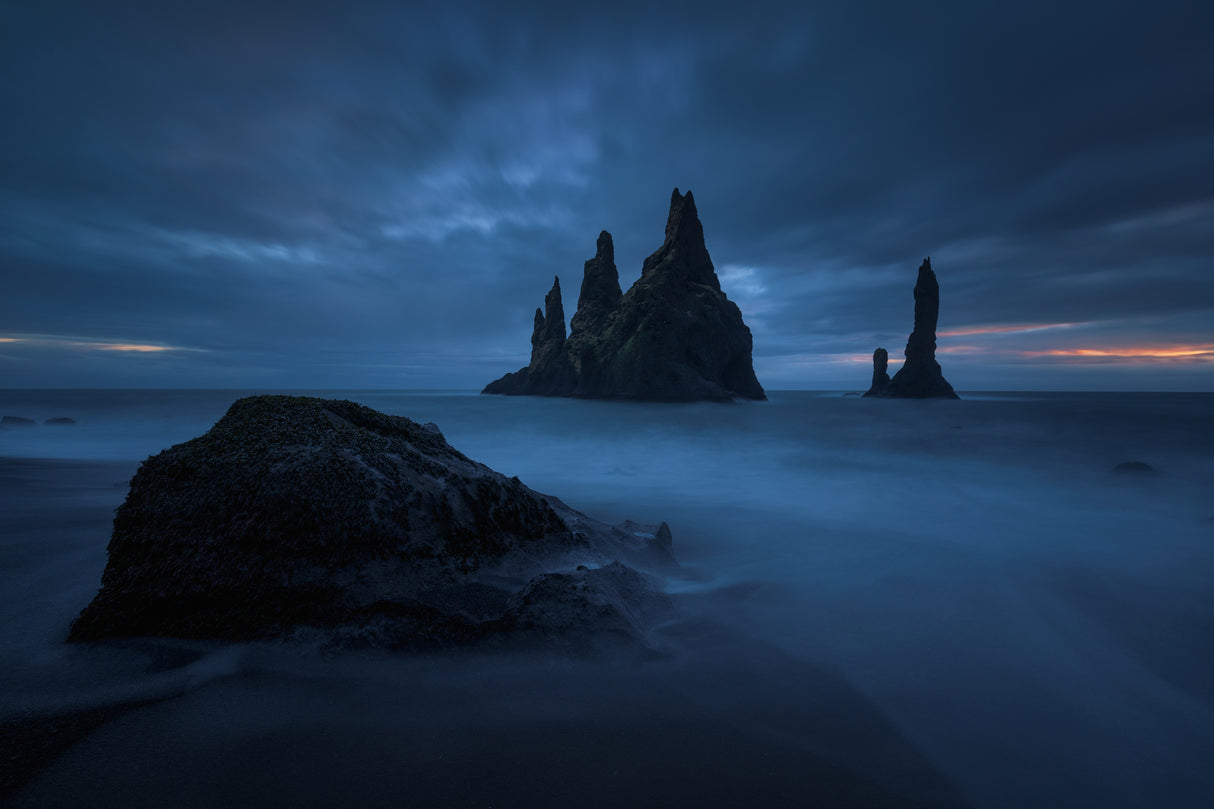 Reynisdrangar 2 Poster och Canvastavla