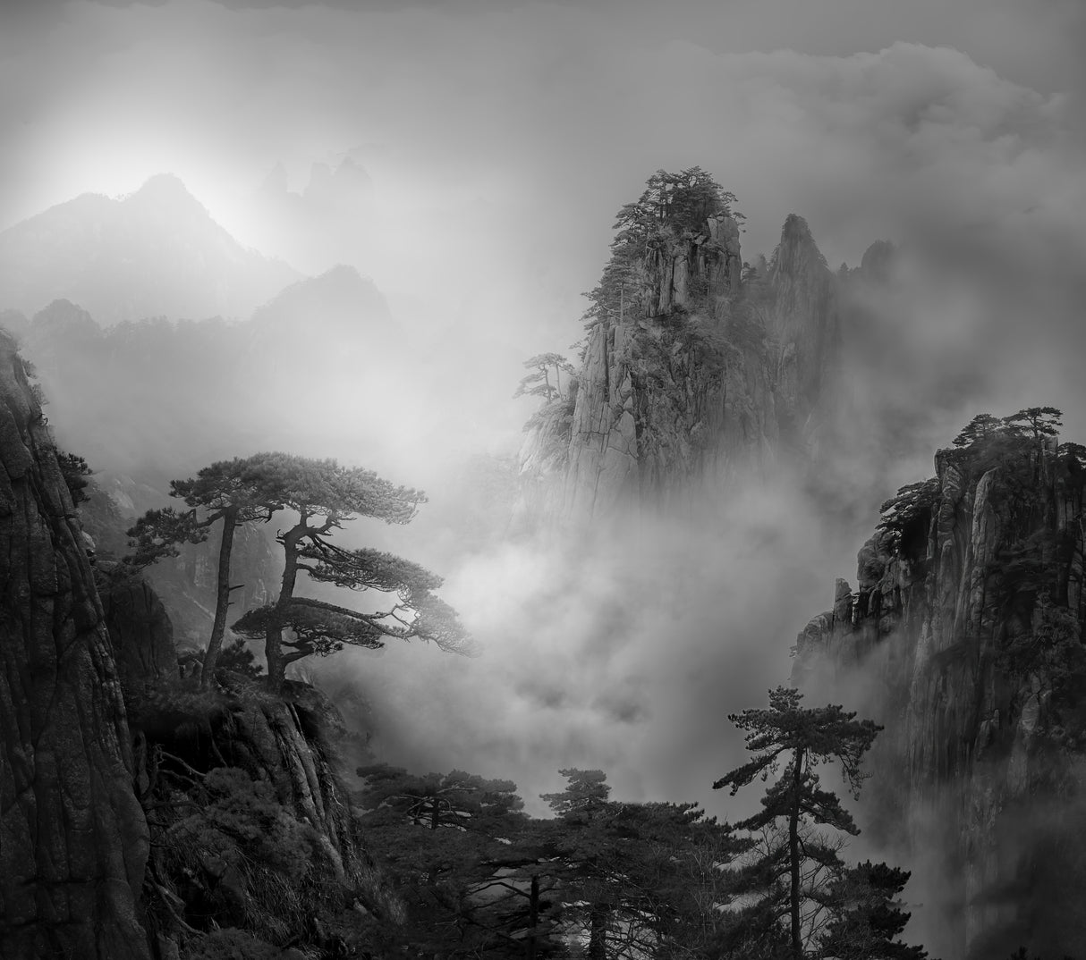 Huang Shan In The Fog Poster och Canvastavla