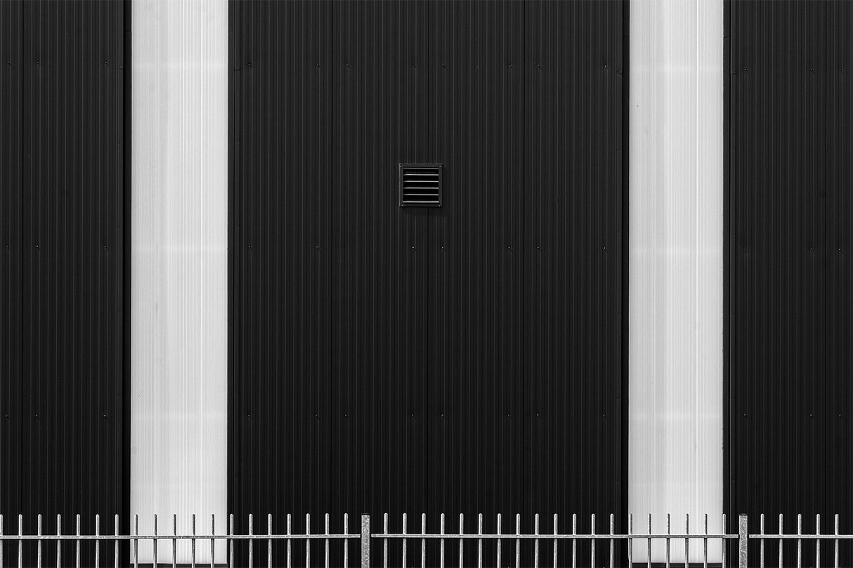 White symmetry Poster och Canvastavla