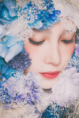 Grace of Pale Blue Poster och Canvastavla