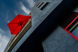 The Red Umbrella Poster och Canvastavla