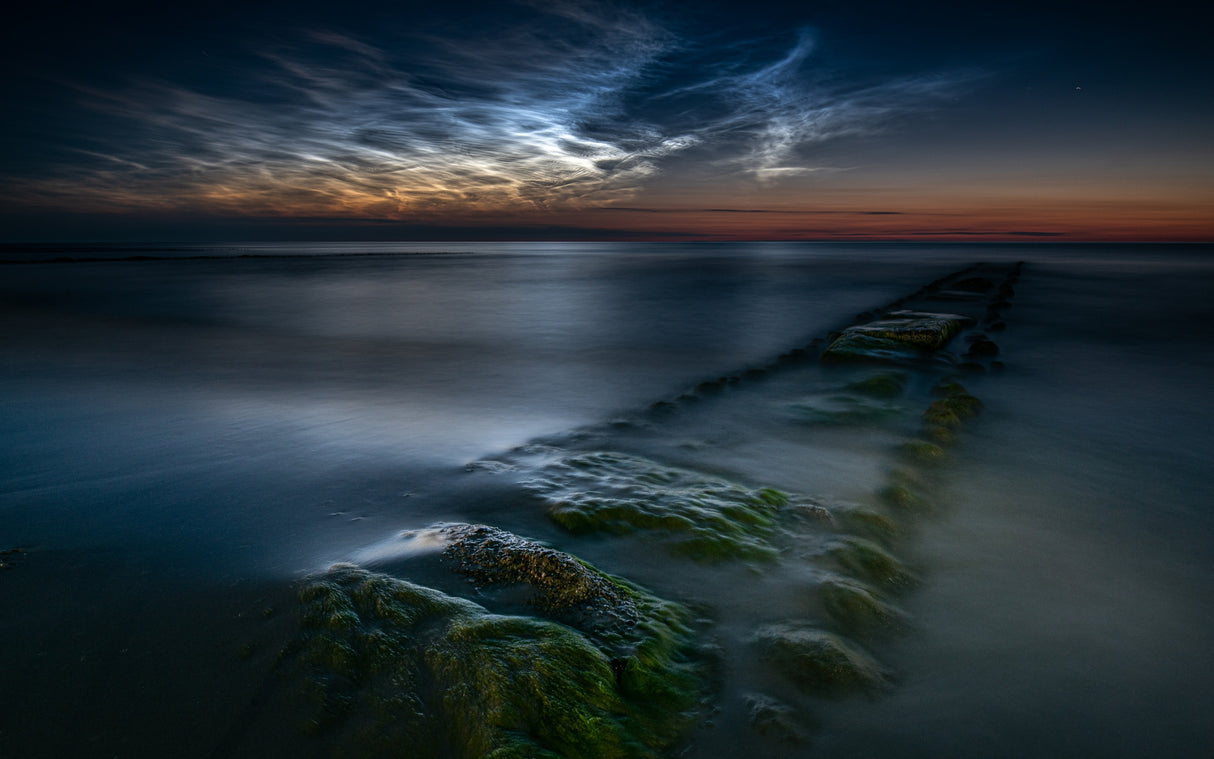 Noctilucent clouds Poster och Canvastavla