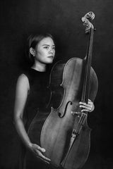 Female cellist Poster och Canvastavla