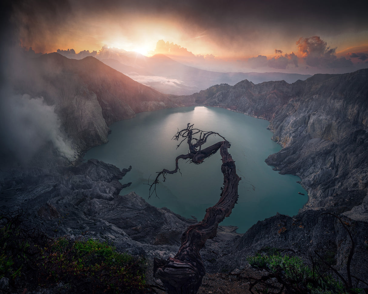 Sunset Ijen Crater Poster och Canvastavla