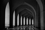 Corridor of The Baitul Mukarram Mosque Poster och Canvastavla