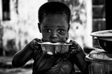 Eating some rice. Poster och Canvastavla