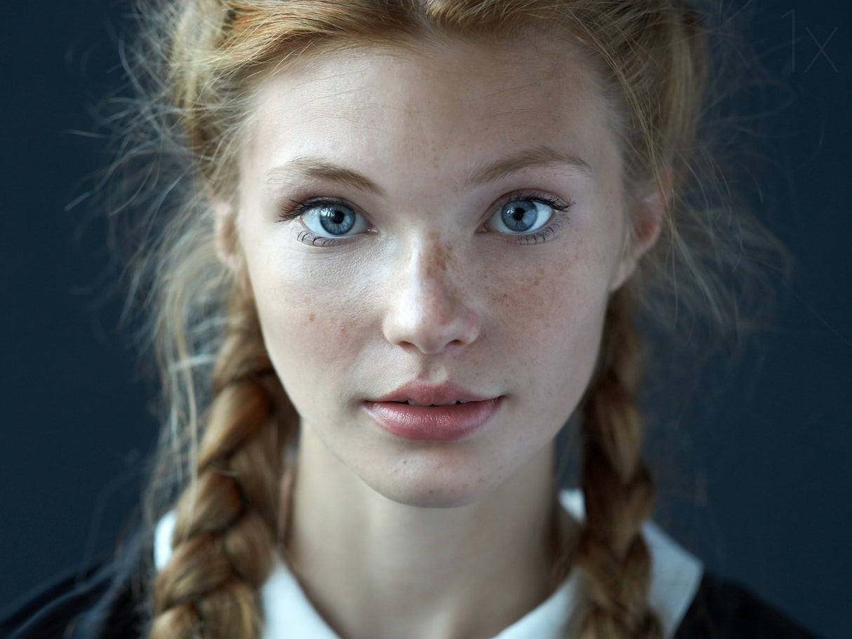 Dasha Poster och Canvastavla