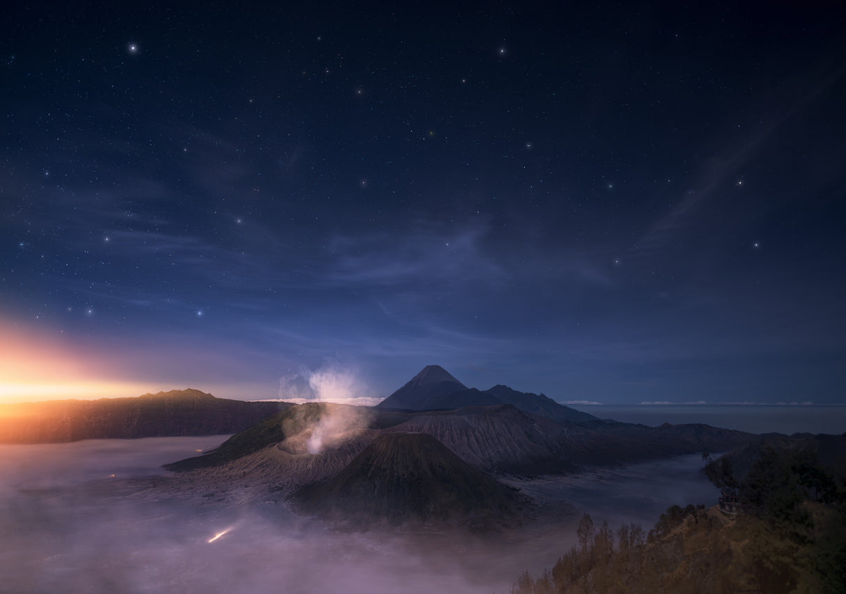 First lights between stars and mists 7R21748 Poster och Canvastavla