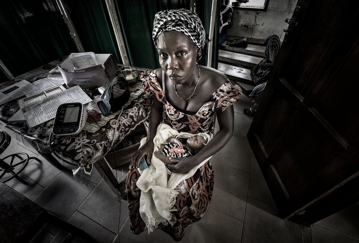 In an outpatient clinic in Ghana Poster och Canvastavla