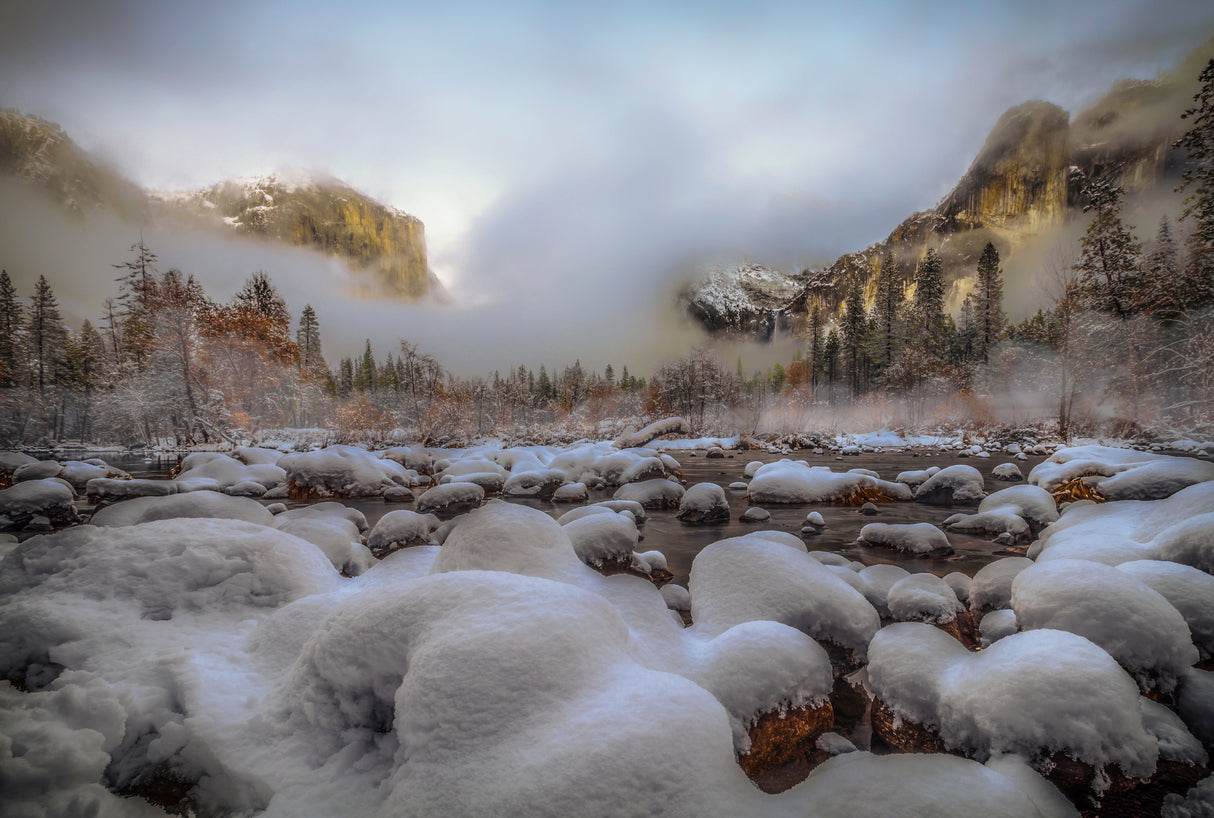Gates of the Valley in Winter Poster och Canvastavla
