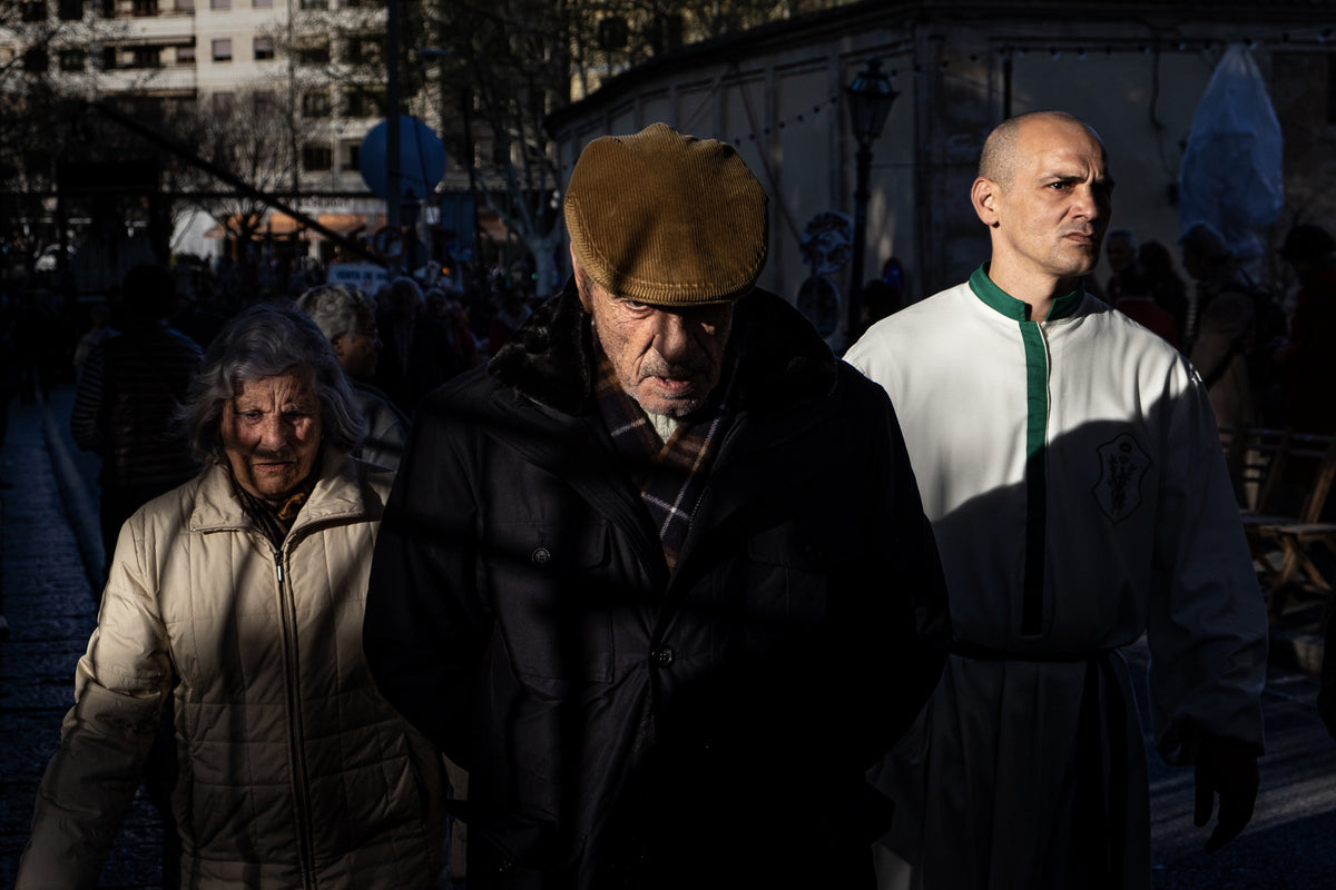 Emerging from the shadows Poster och Canvastavla