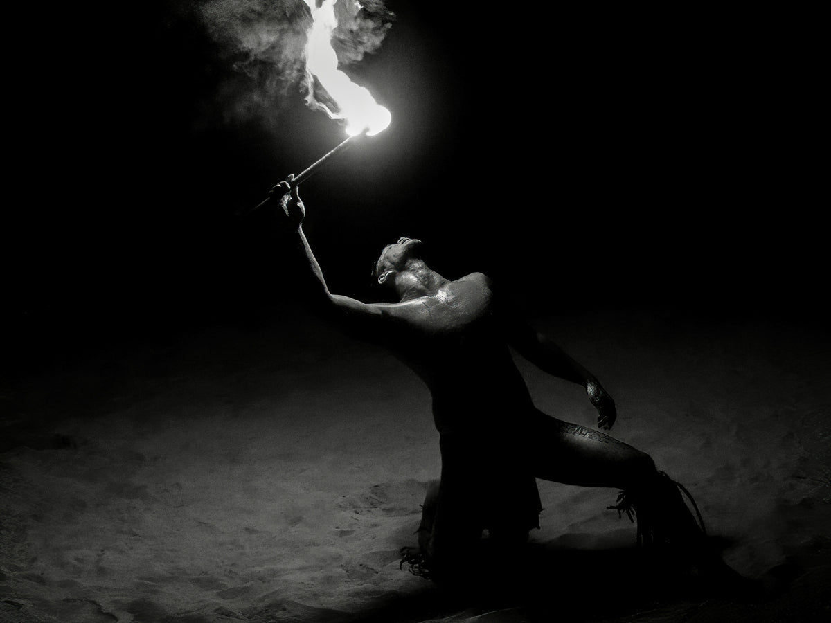 Fire Dancer Poster och Canvastavla
