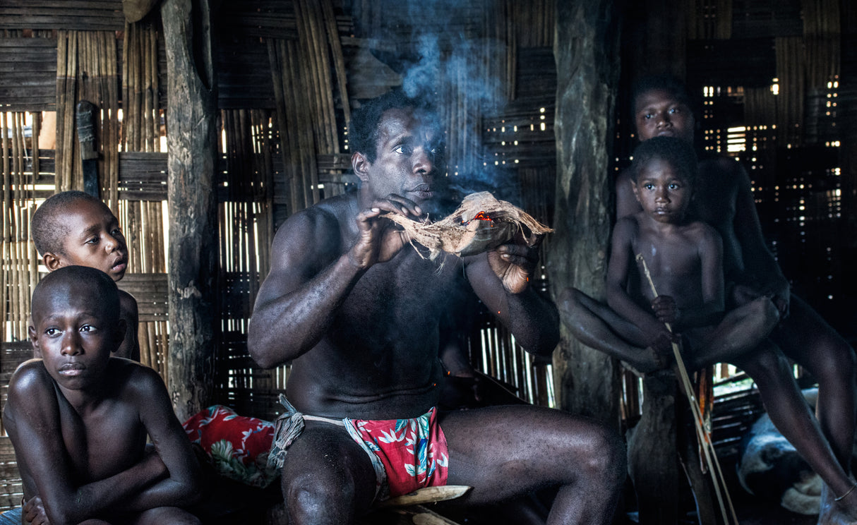 Making fire. (Jaramaja, Espiritu Santo island, Vanuatu) Poster och Canvastavla