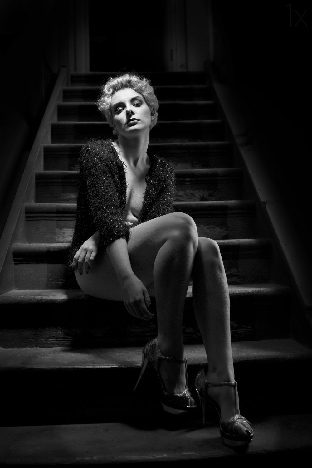 Waiting in the Noir Poster och Canvastavla