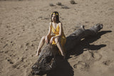 woman in yellow dress Poster och Canvastavla