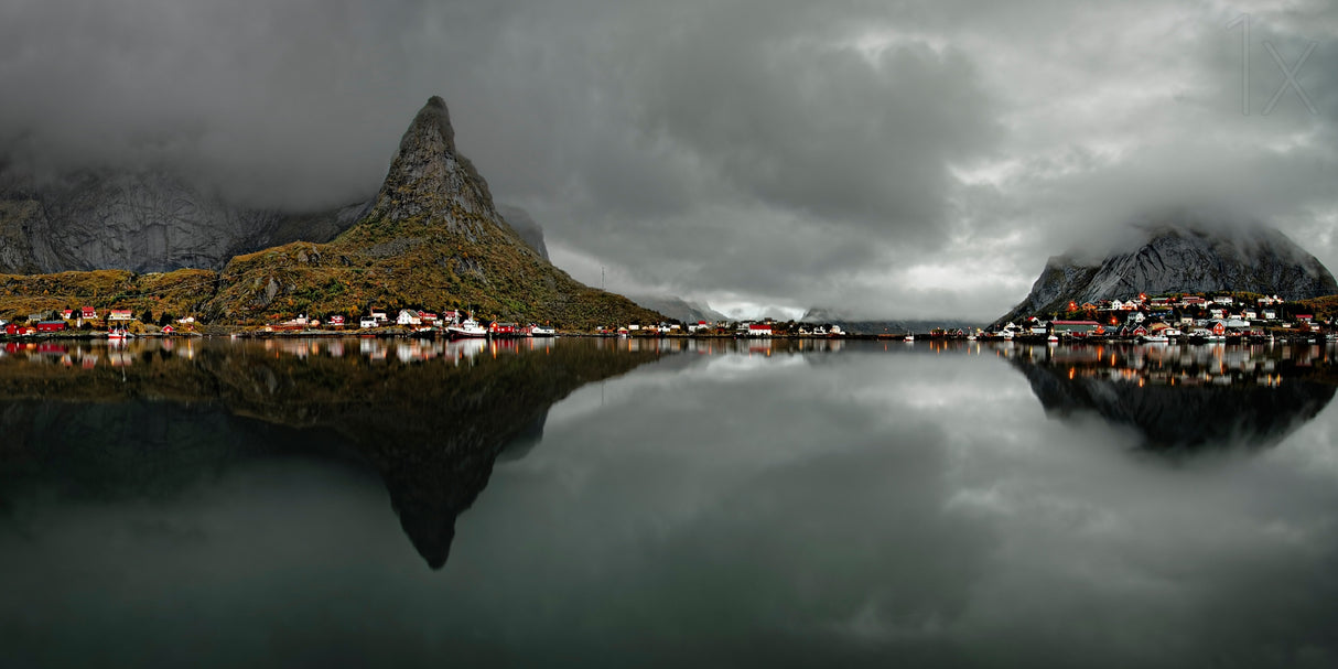 Morning in Reine Poster och Canvastavla