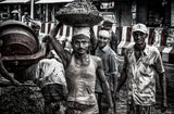 Working in the streets of Dhaka - Bangladesh Poster och Canvastavla