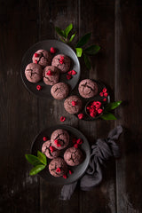 Raspberry chocolate crinkle cookies Poster och Canvastavla