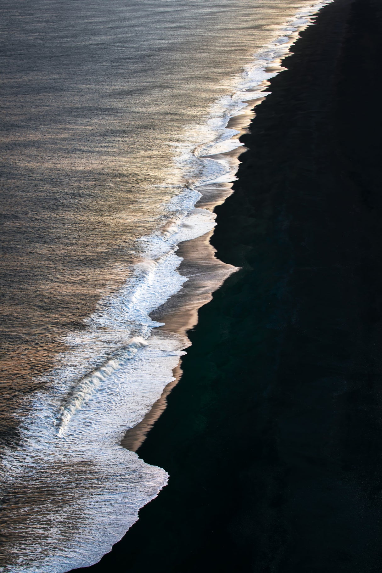 Black Beach Poster och Canvastavla