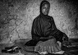 Girl at her home - Niger Poster och Canvastavla