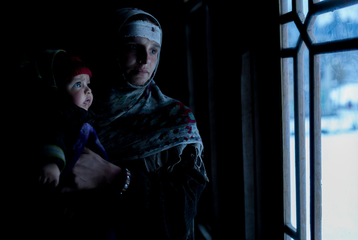 Kashmiri Family Poster och Canvastavla