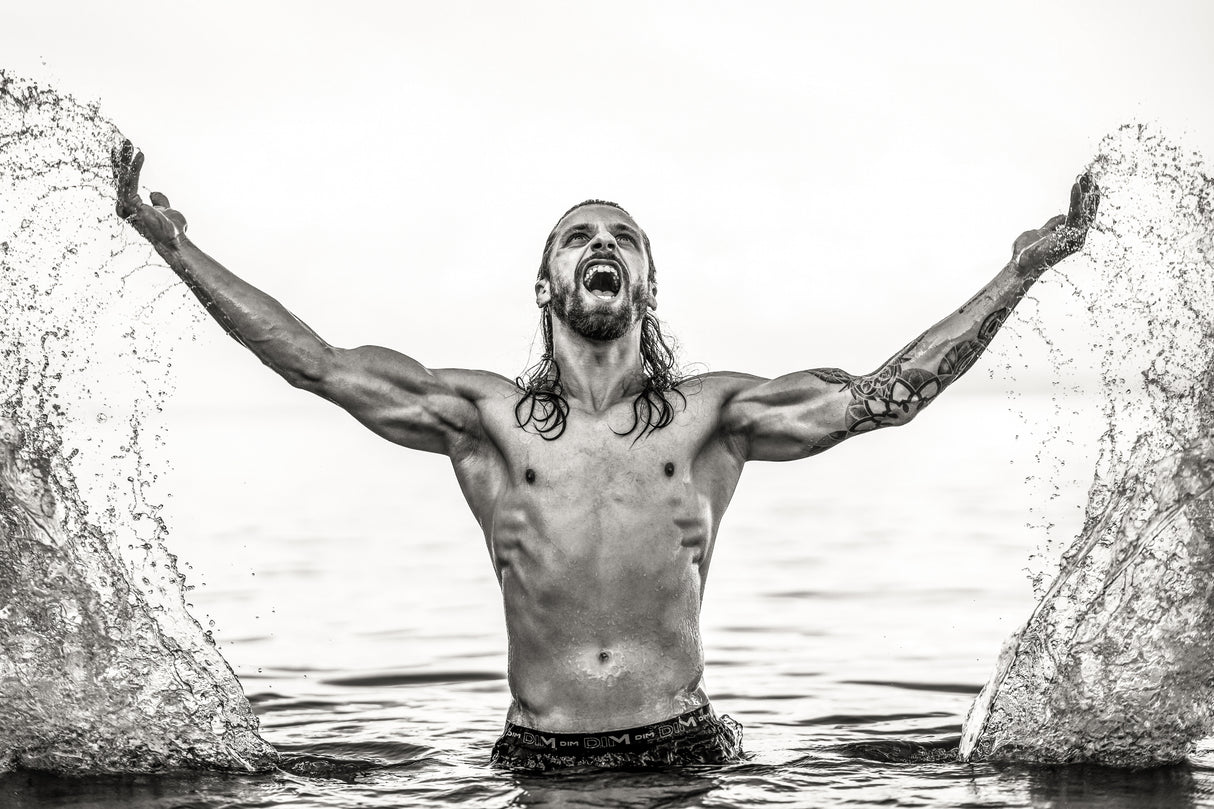 Mann im Wasser Poster och Canvastavla