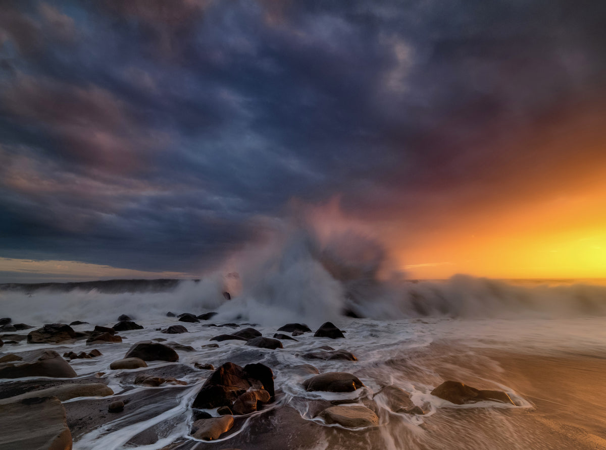 Raging waves Poster och Canvastavla