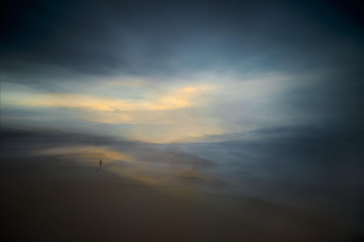 Walk along the edge of Nowhere Poster och Canvastavla
