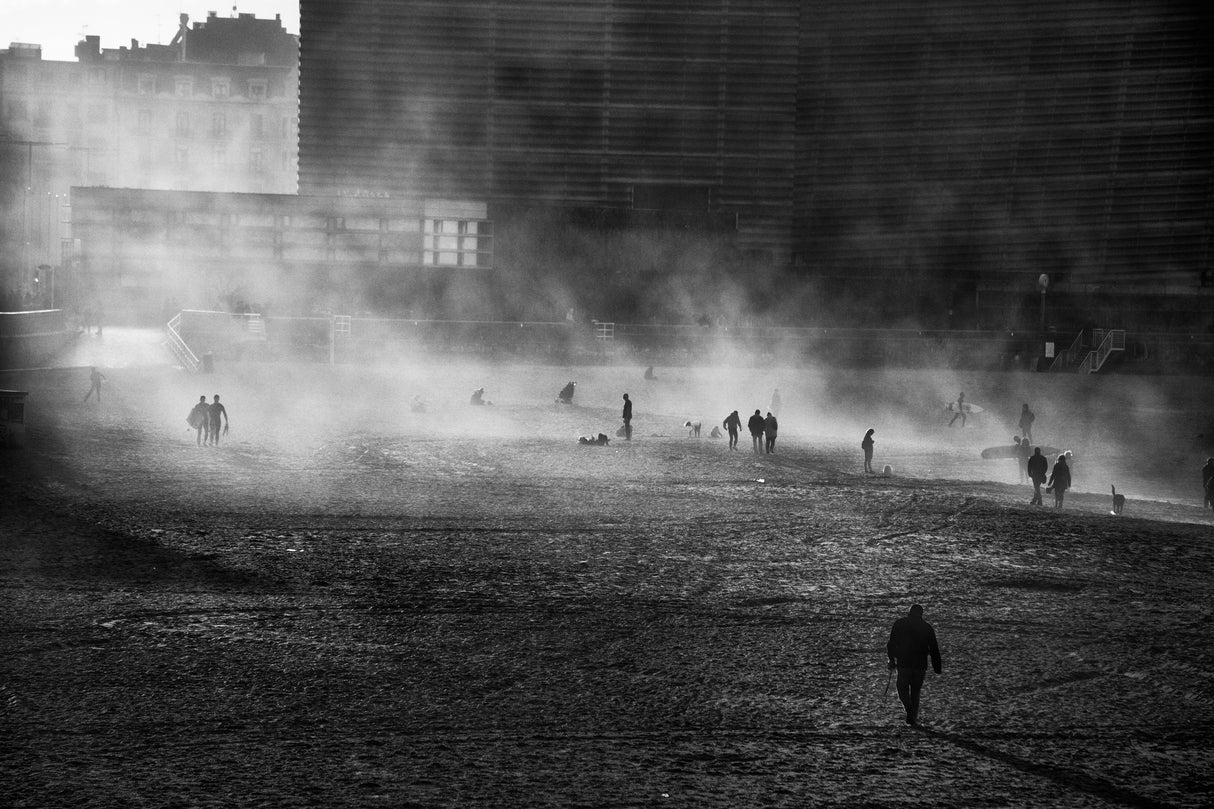 Walking in the hot Poster och Canvastavla