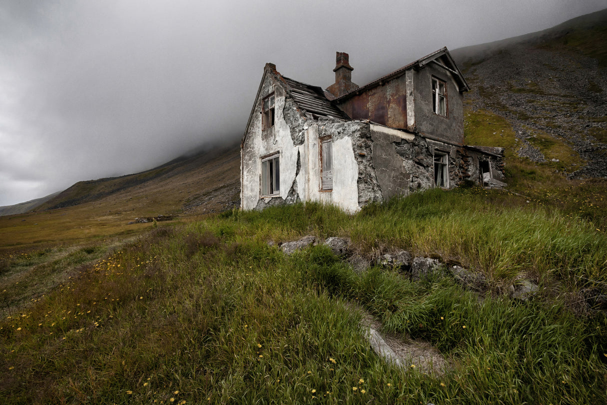 Under the Mountain Poster och Canvastavla