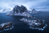 Drama in Hamnoy Poster och Canvastavla