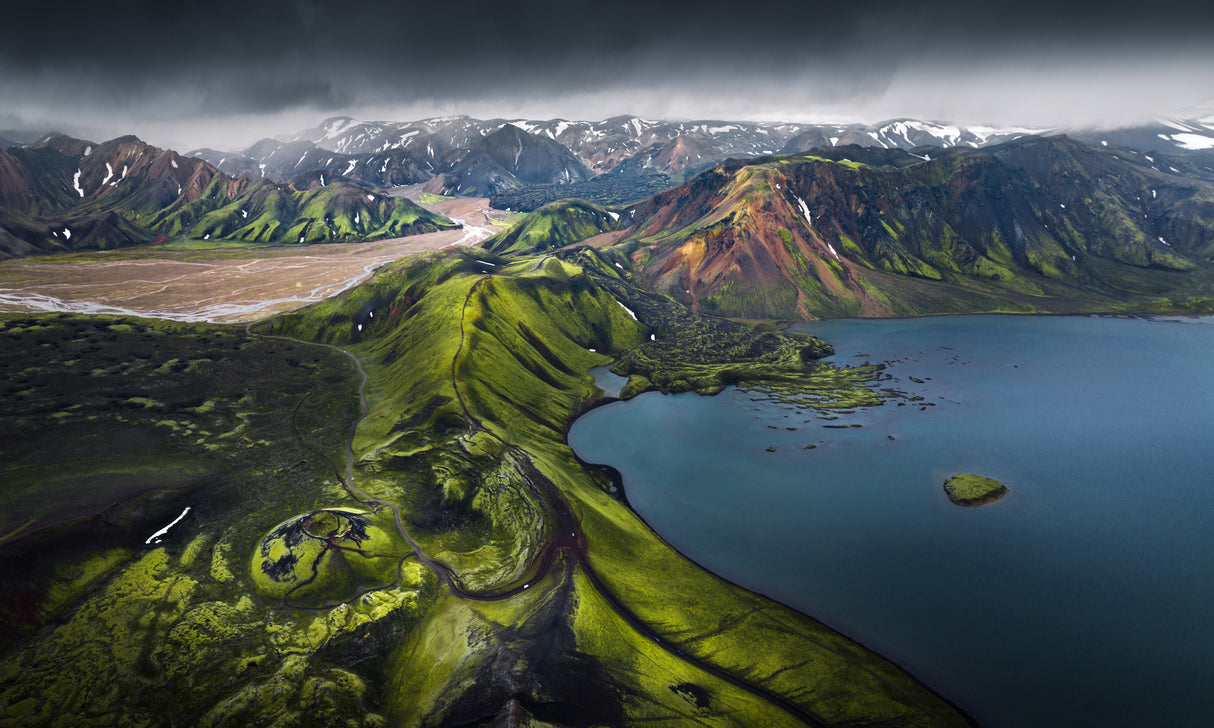 Volcanic Mountains Poster och Canvastavla